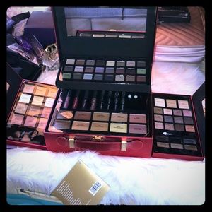 Ulta beauty. Girt of Gorgeous make up collection